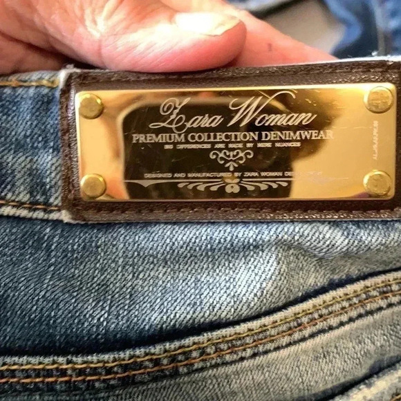 Zara Woman Premium Denim  boot cut, low rise, distressed jeans 30 x 31 - Picture 6 of 9